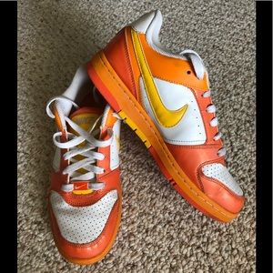 Retro NIKE orange/white GREAT Condition! Sz 7.5